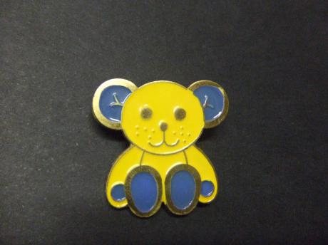 Knuffelbeer emaille pin